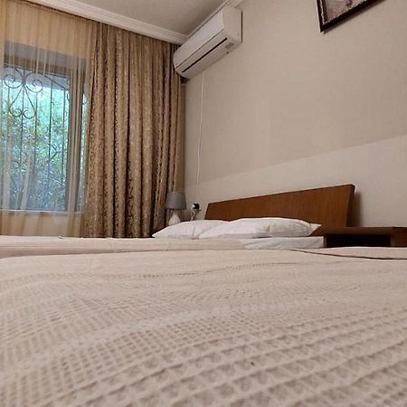 Geo Kutaisi Appartement Buitenkant foto