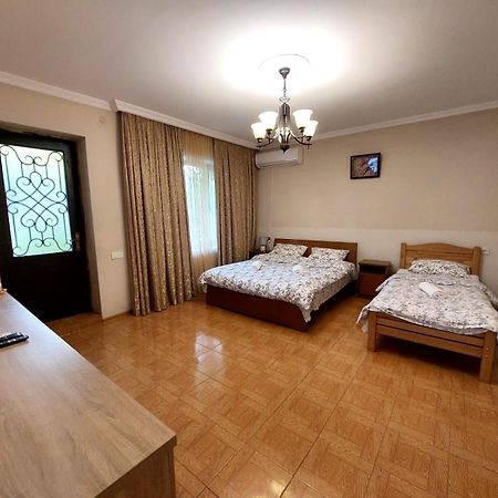 Geo Kutaisi Appartement Buitenkant foto