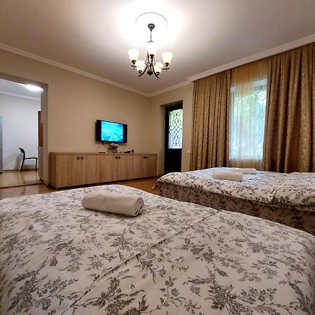 Geo Kutaisi Appartement Buitenkant foto