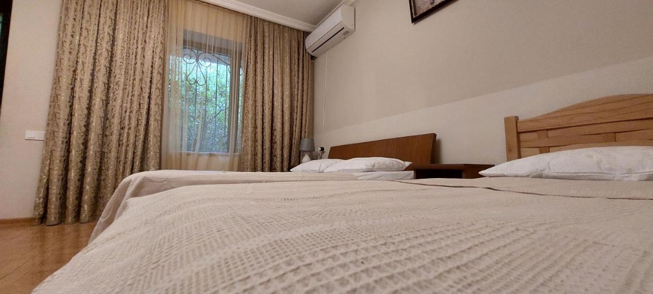 Geo Kutaisi Appartement Buitenkant foto