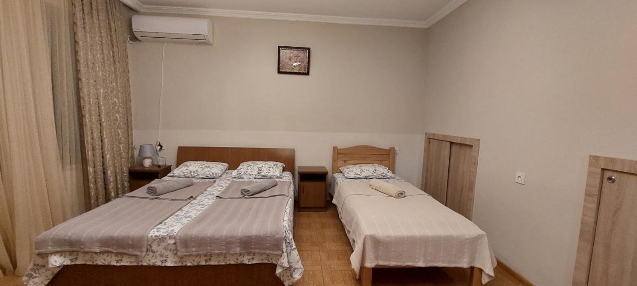 Geo Kutaisi Appartement Buitenkant foto