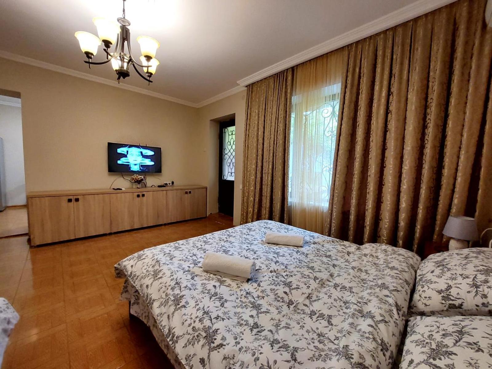 Geo Kutaisi Appartement Buitenkant foto